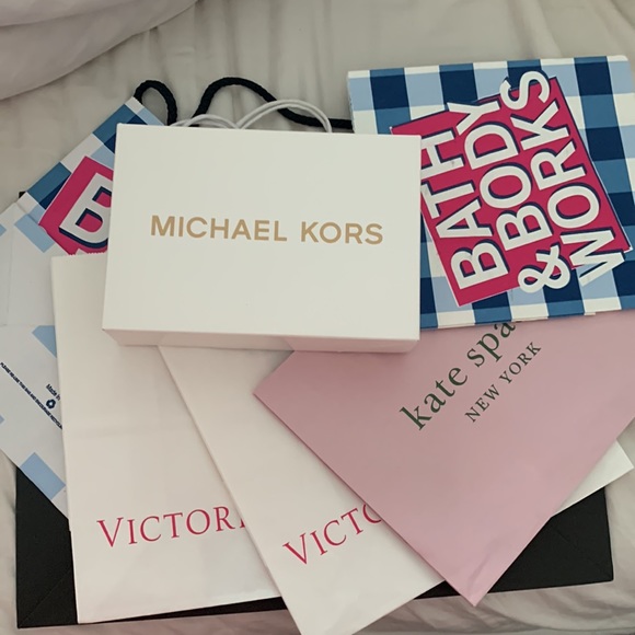 Gift Bags & Box - Picture 2 of 16